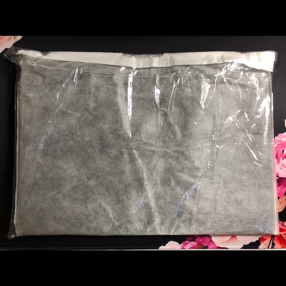 ALL OFFERS WELCOME Vince Camino Black Tote - Picture 3 of 6